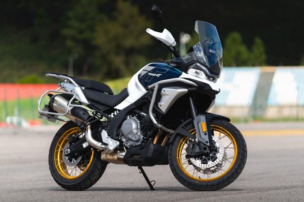 Wynajem motocykla CF Moto 700 MT - Portugalia